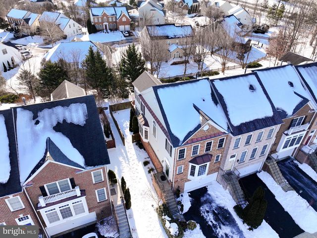 18544 PINEVIEW SQ, Leesburg, VA 20176