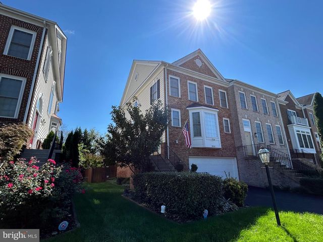 18544 PINEVIEW SQ, Leesburg, VA 20176