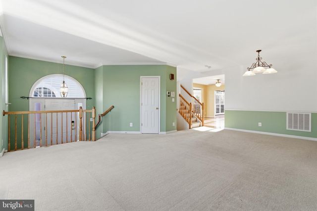 18544 PINEVIEW SQ, Leesburg, VA 20176