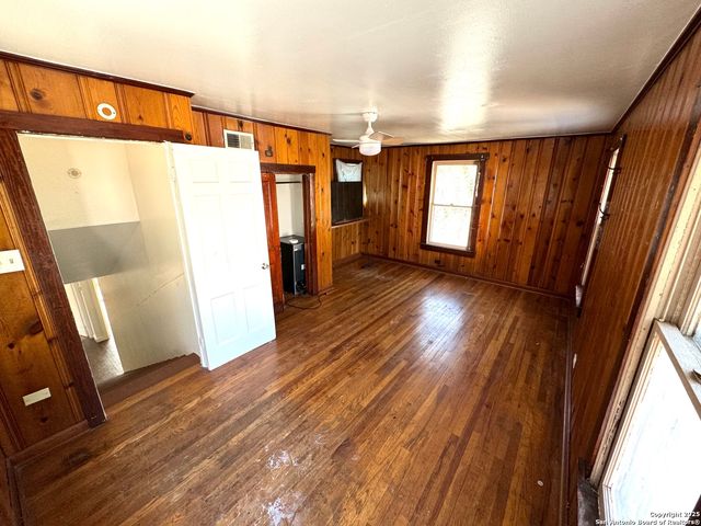 211 Preston, San Antonio, TX 78210