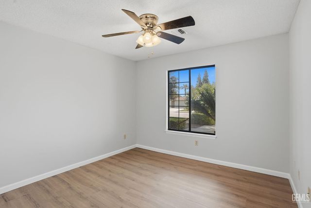 6916 Bandolero Way, Bakersfield, CA 93308
