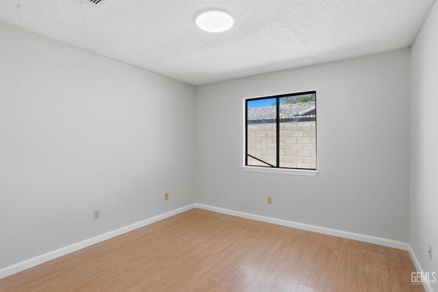 6916 Bandolero Way, Bakersfield, CA 93308