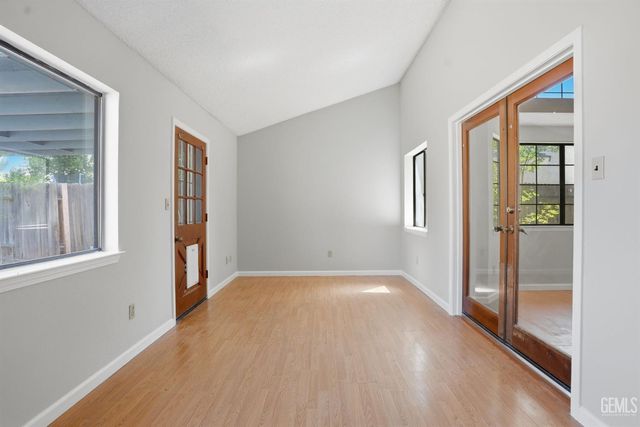 6916 Bandolero Way, Bakersfield, CA 93308