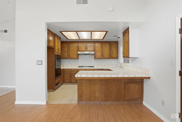 6916 Bandolero Way, Bakersfield, CA 93308