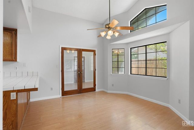6916 Bandolero Way, Bakersfield, CA 93308