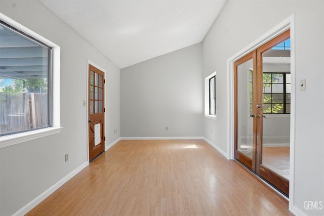 6916 Bandolero Way, Bakersfield, CA 93308