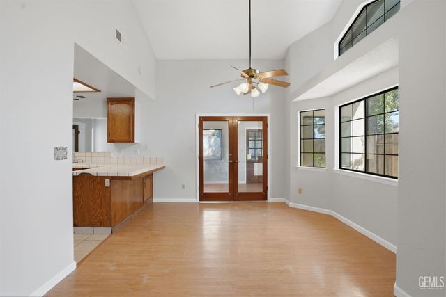 6916 Bandolero Way, Bakersfield, CA 93308