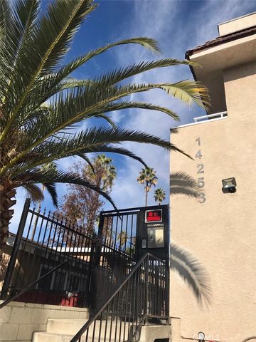 14253 Gilmore Street A, Van Nuys, CA 91401