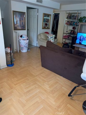 14253 Gilmore Street A, Van Nuys, CA 91401