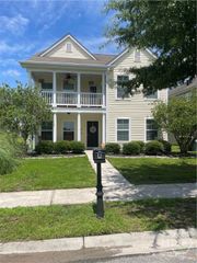 6 Timber Crest Court, Savannah, GA 31407