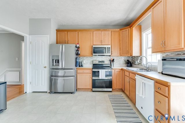 11169 Affirmed Ct, Ruther Glen, VA 22546