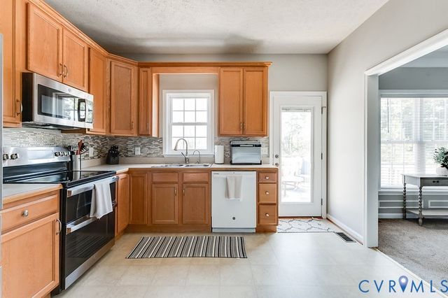 11169 Affirmed Ct, Ruther Glen, VA 22546