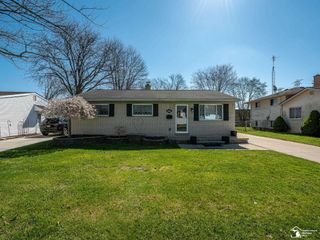 31583 Lafler Drive, Rockwood, MI 48173