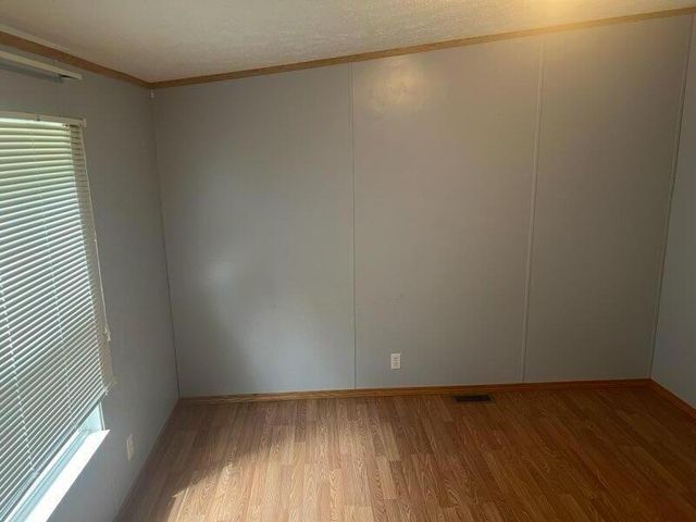 905 Division Road, Albany, KY 42602