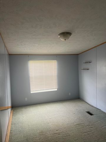 905 Division Road, Albany, KY 42602