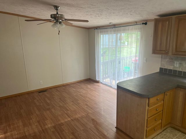 905 Division Road, Albany, KY 42602