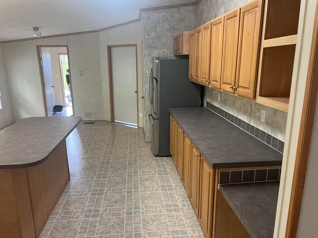 905 Division Road, Albany, KY 42602