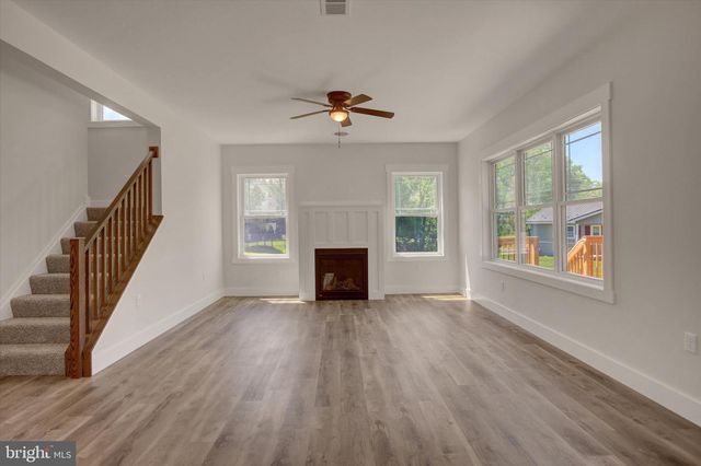 695 KARVOIS COURT, Chambersburg, PA 17202