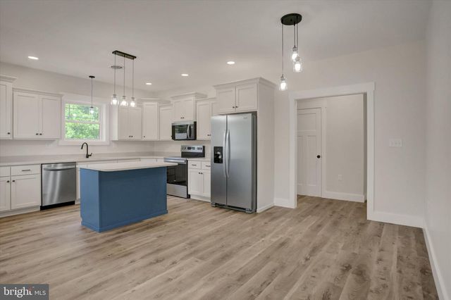 695 KARVOIS COURT, Chambersburg, PA 17202