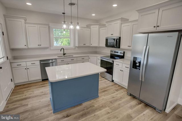 695 KARVOIS COURT, Chambersburg, PA 17202