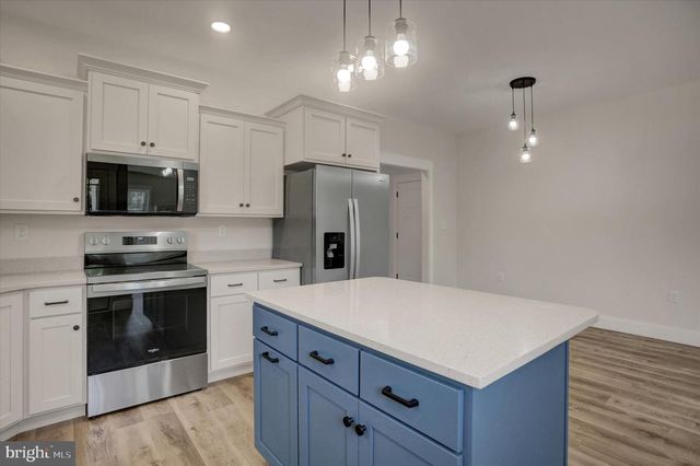 695 KARVOIS COURT, Chambersburg, PA 17202