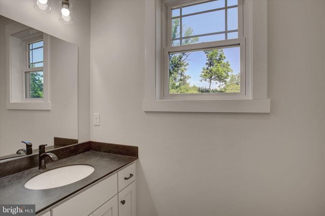 695 KARVOIS COURT, Chambersburg, PA 17202