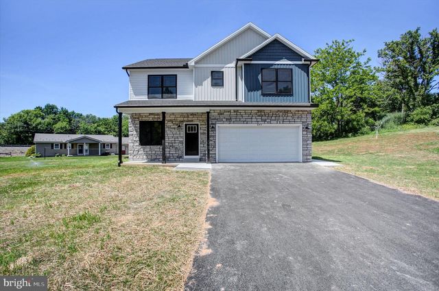 695 KARVOIS COURT, Chambersburg, PA 17202