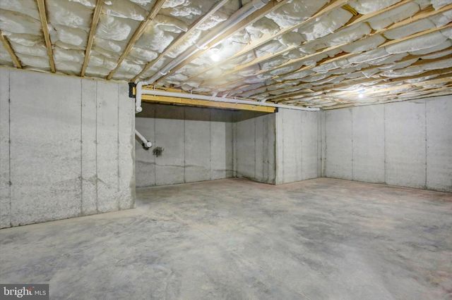 695 KARVOIS COURT, Chambersburg, PA 17202