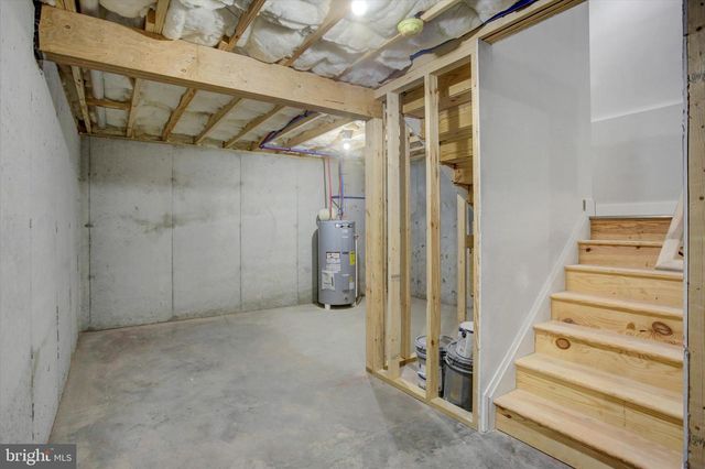 695 KARVOIS COURT, Chambersburg, PA 17202