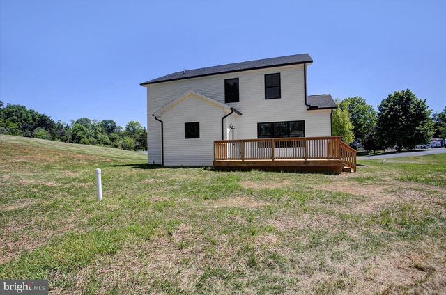 695 KARVOIS COURT, Chambersburg, PA 17202