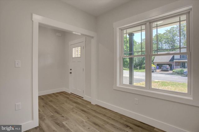 695 KARVOIS COURT, Chambersburg, PA 17202