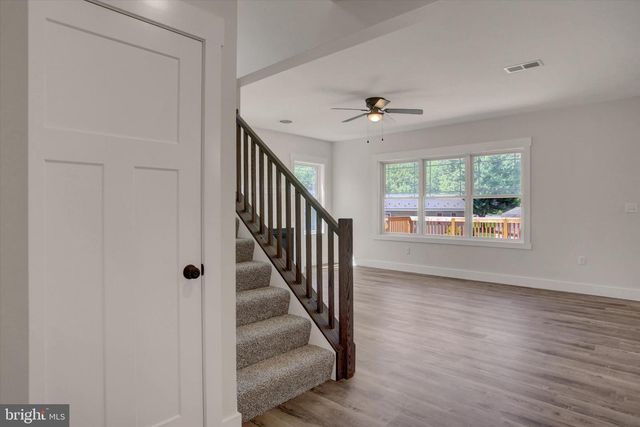 695 KARVOIS COURT, Chambersburg, PA 17202
