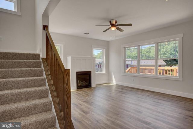 695 KARVOIS COURT, Chambersburg, PA 17202
