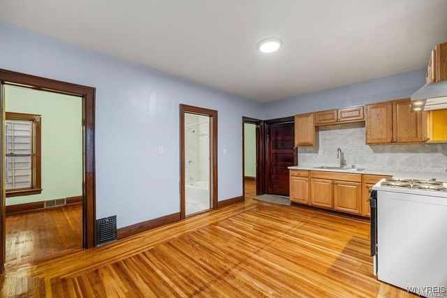 18 South Ryan Street, Buffalo, NY 14210