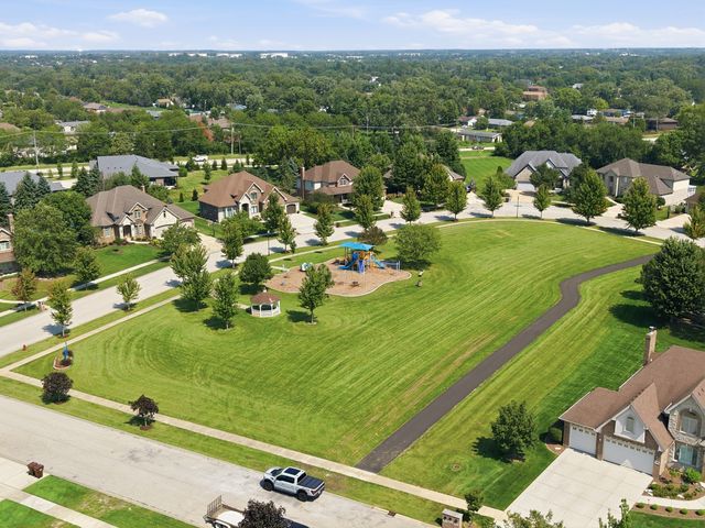 20015 Red Oak Drive, Mokena, IL 60448