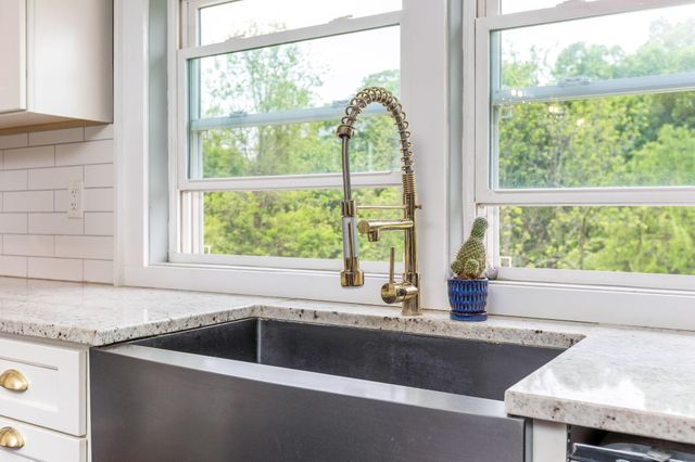 1082 James Road, Granville, OH 43023