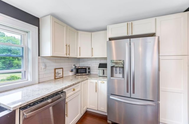 1082 James Road, Granville, OH 43023