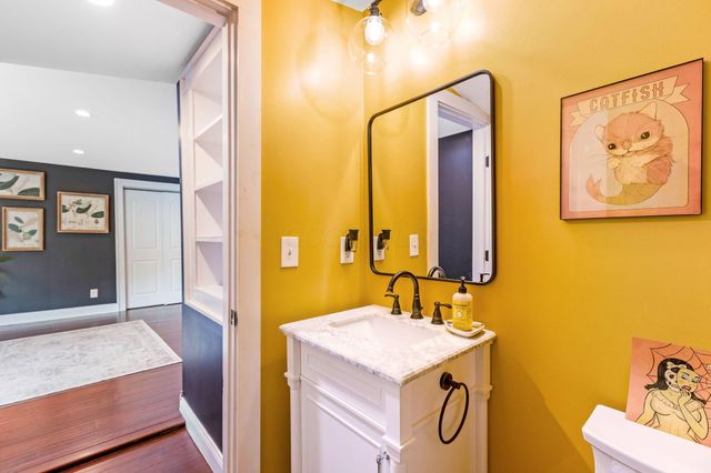 1082 James Road, Granville, OH 43023