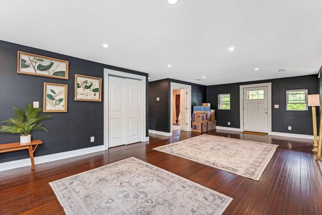 1082 James Road, Granville, OH 43023