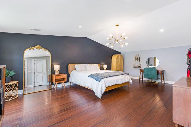 1082 James Road, Granville, OH 43023
