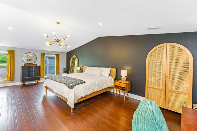 1082 James Road, Granville, OH 43023