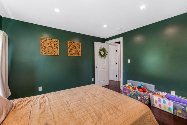 1082 James Road, Granville, OH 43023