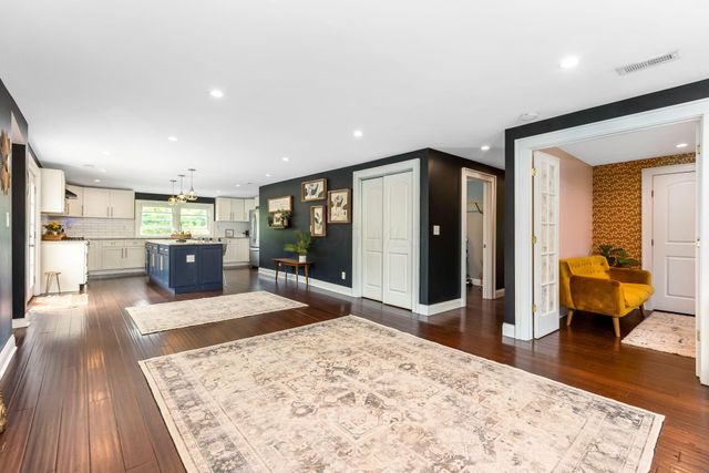 1082 James Road, Granville, OH 43023