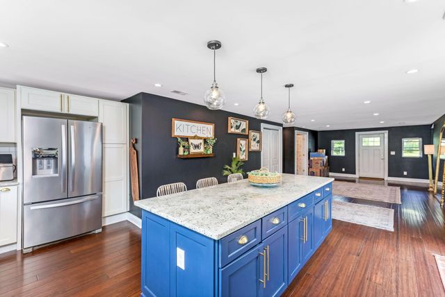 1082 James Road, Granville, OH 43023