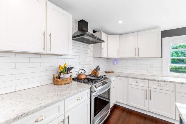 1082 James Road, Granville, OH 43023