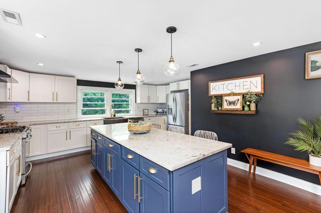 1082 James Road, Granville, OH 43023