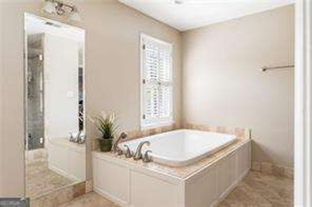 2148 Village Point NE, Atlanta, GA 30319