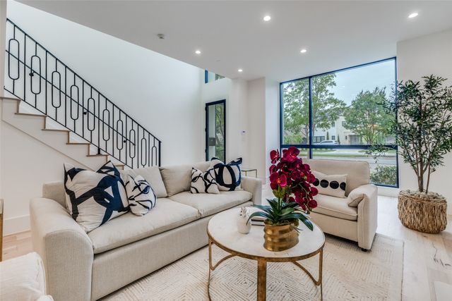 3629 McFARLIN Boulevard, University Park, TX 75205