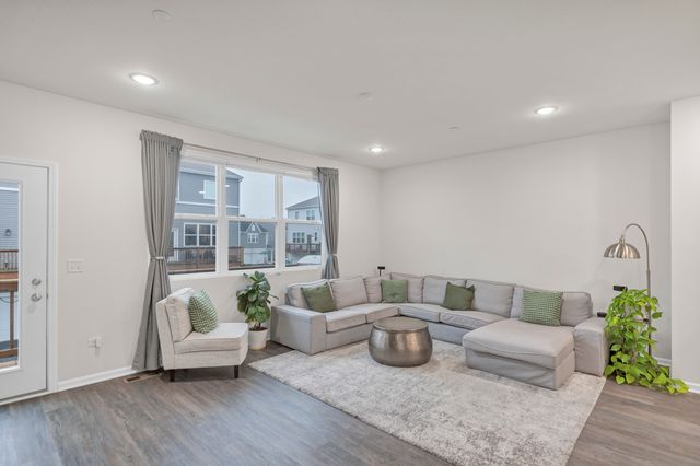 2720 Lily Lane, Rolling Meadows, IL 60008