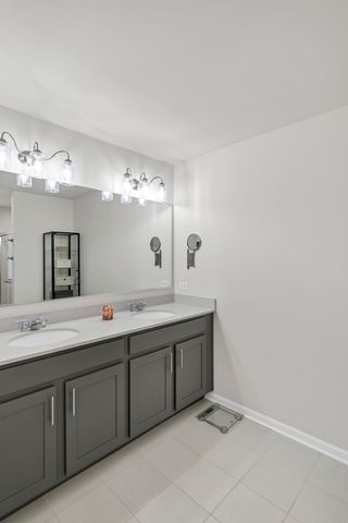 2720 Lily Lane, Rolling Meadows, IL 60008